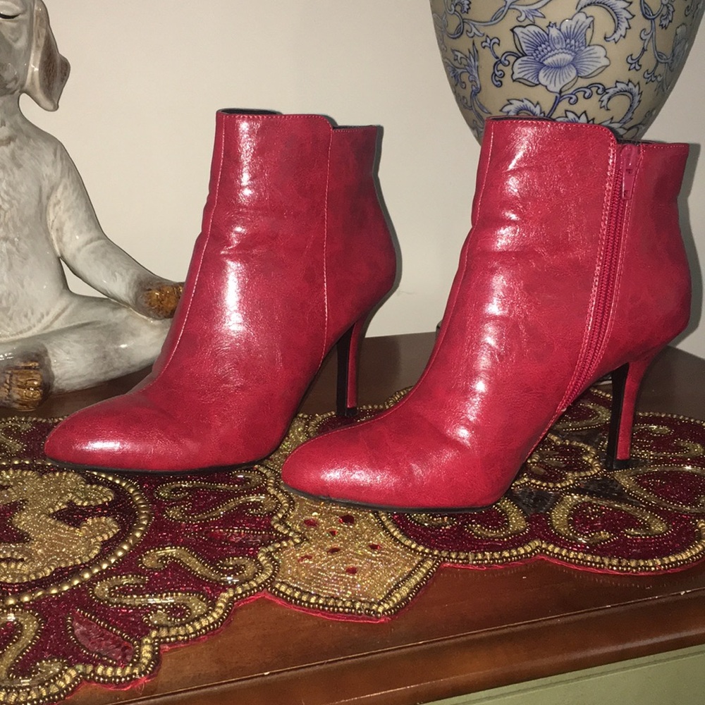 Red booties ❤️